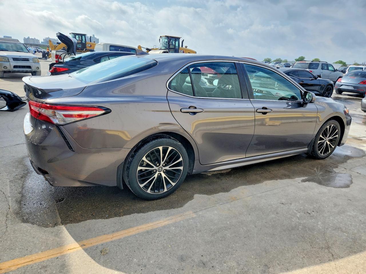 2019 Toyota Camry Se - zdjęcie 3