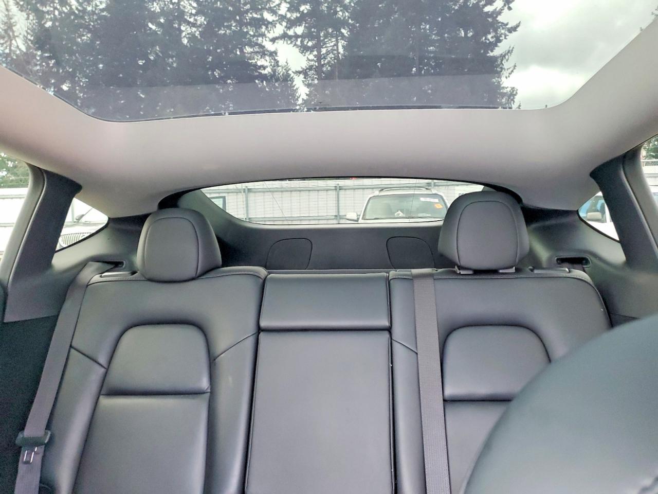 2023 Tesla Model Y - zdjęcie 10