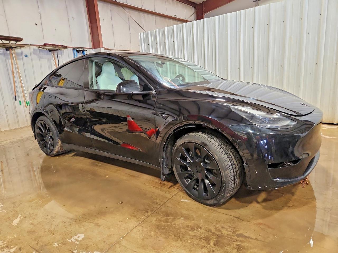 2024 Tesla Model Y - zdjęcie 4