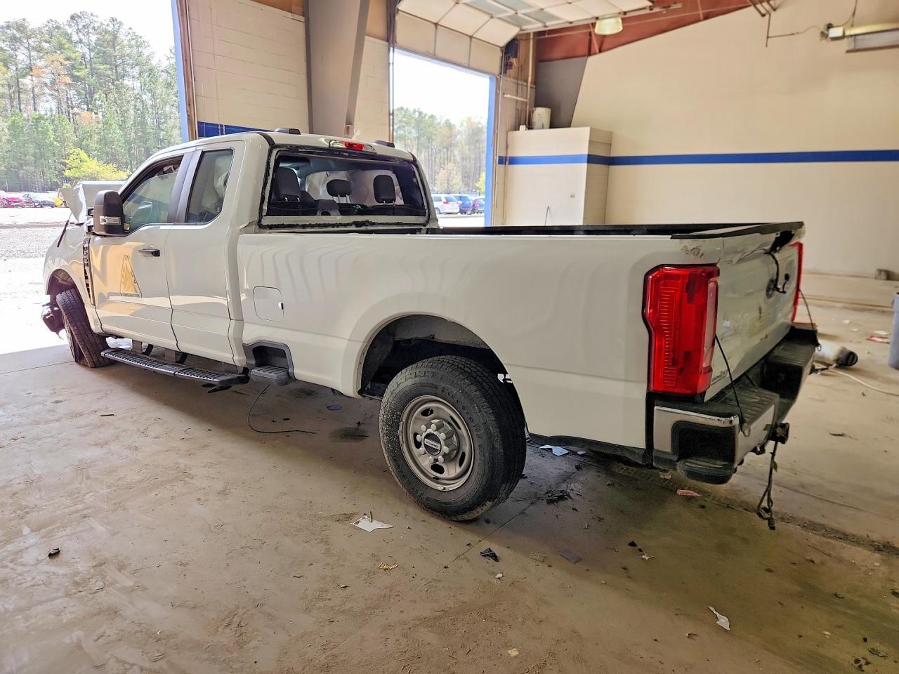 2023 Ford F250 Super Duty - zdjęcie 8