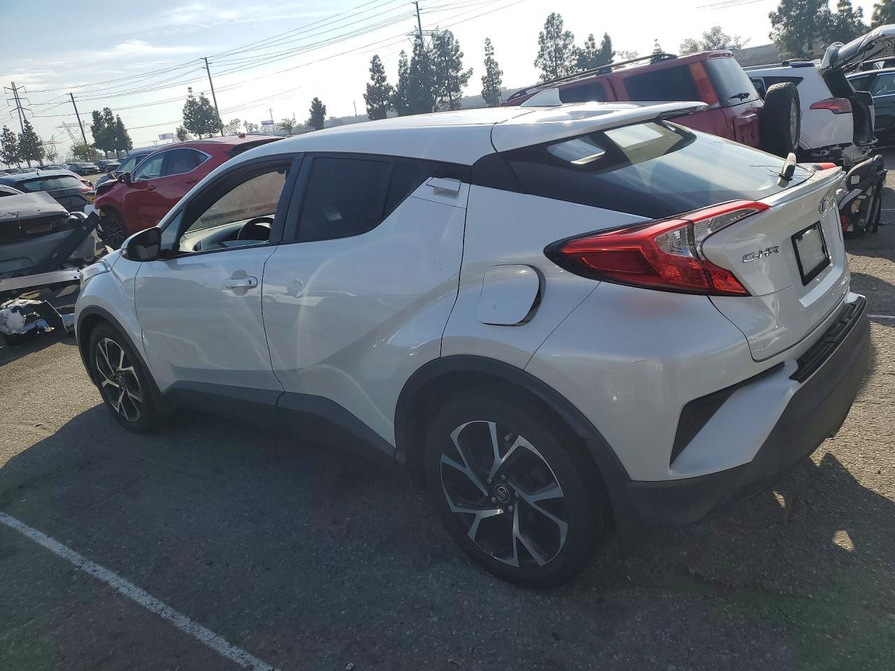 2018 Toyota C-Hr Xle - zdjęcie 2