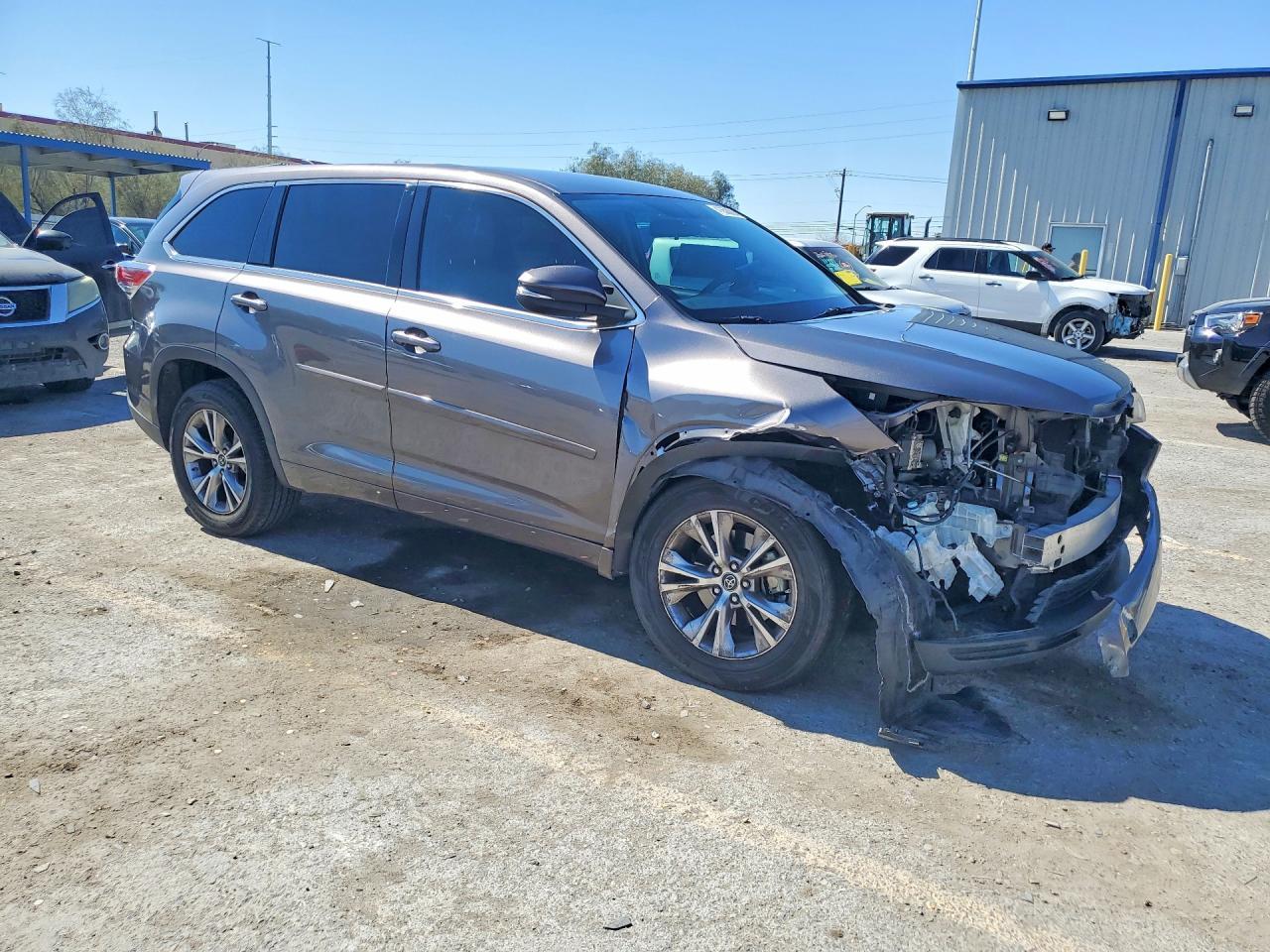 2016 Toyota Highlander Le Plus - zdjęcie 4