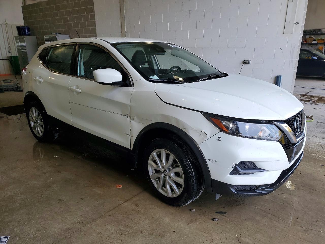 2022 Nissan Rogue Sport S - zdjęcie 4