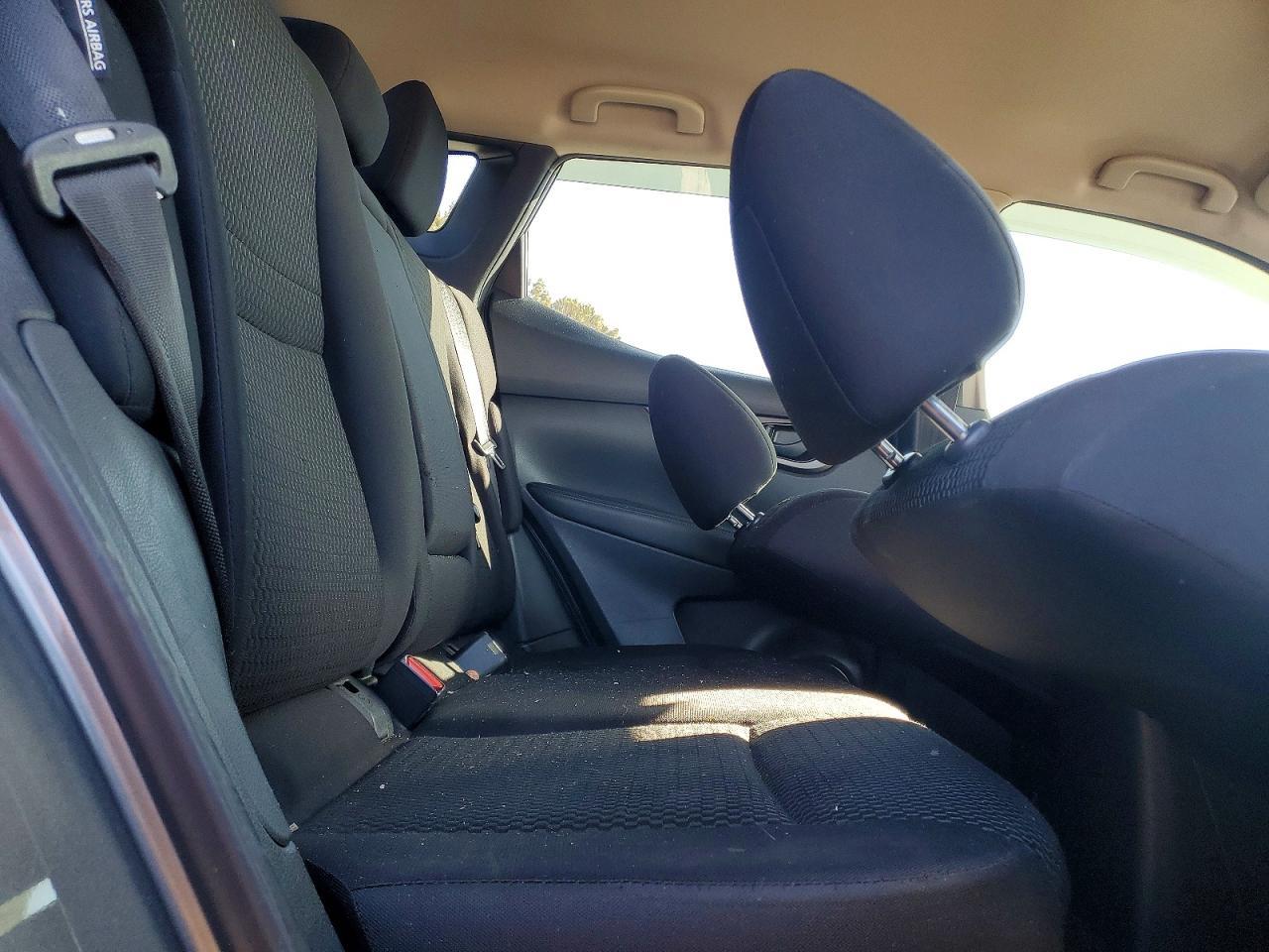 2020 Nissan Rogue Sport S - zdjęcie 11