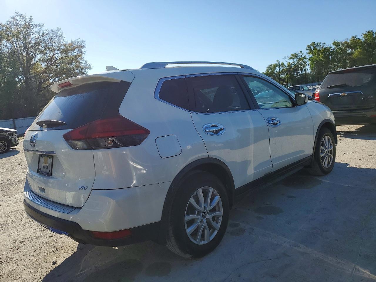 2017 Nissan Rogue S - zdjęcie 3