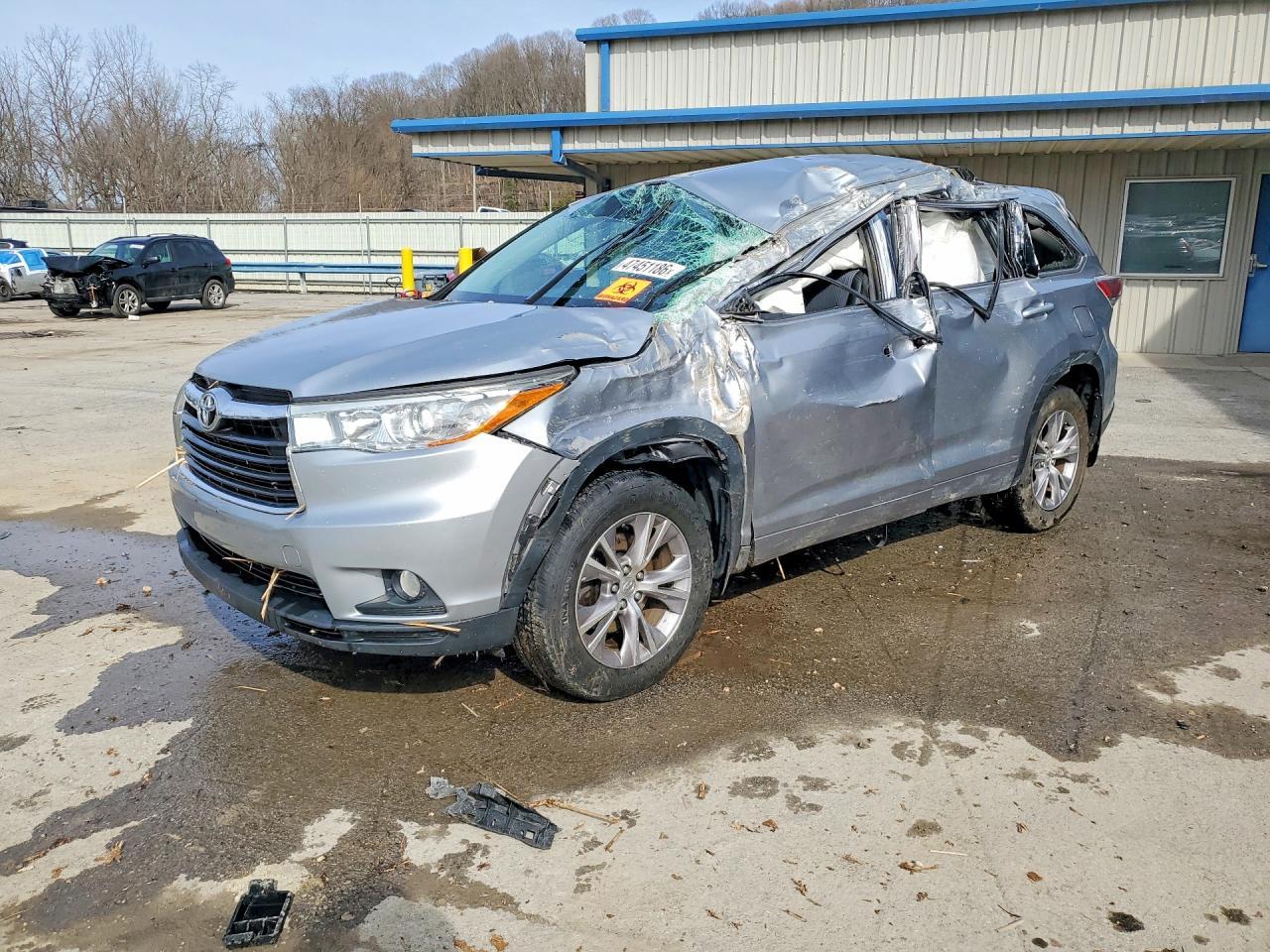 2015 Toyota Highlander Le Plus - zdjęcie główne