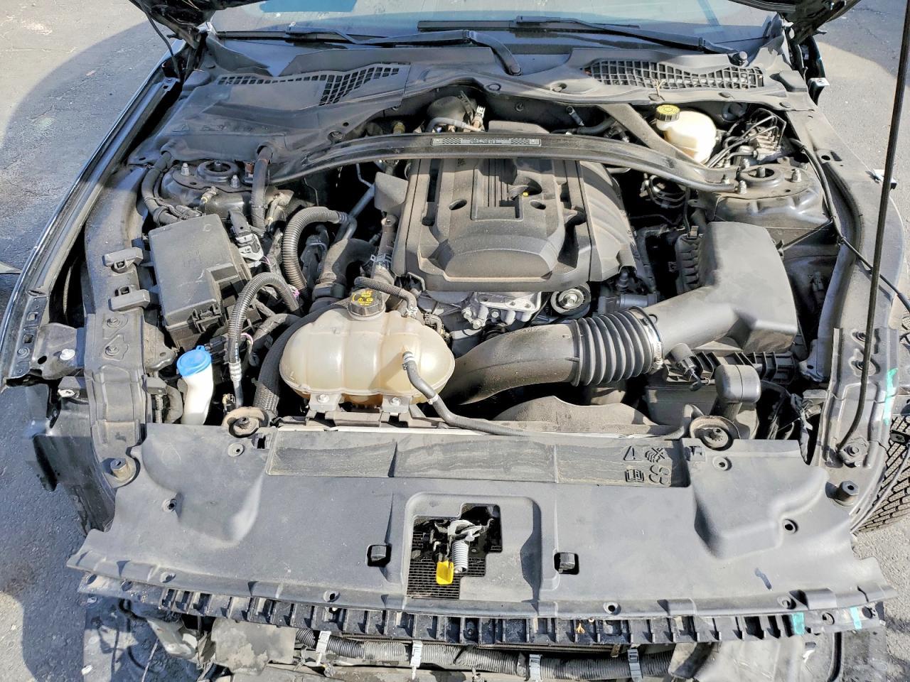 2020 Ford Mustang - zdjęcie 11