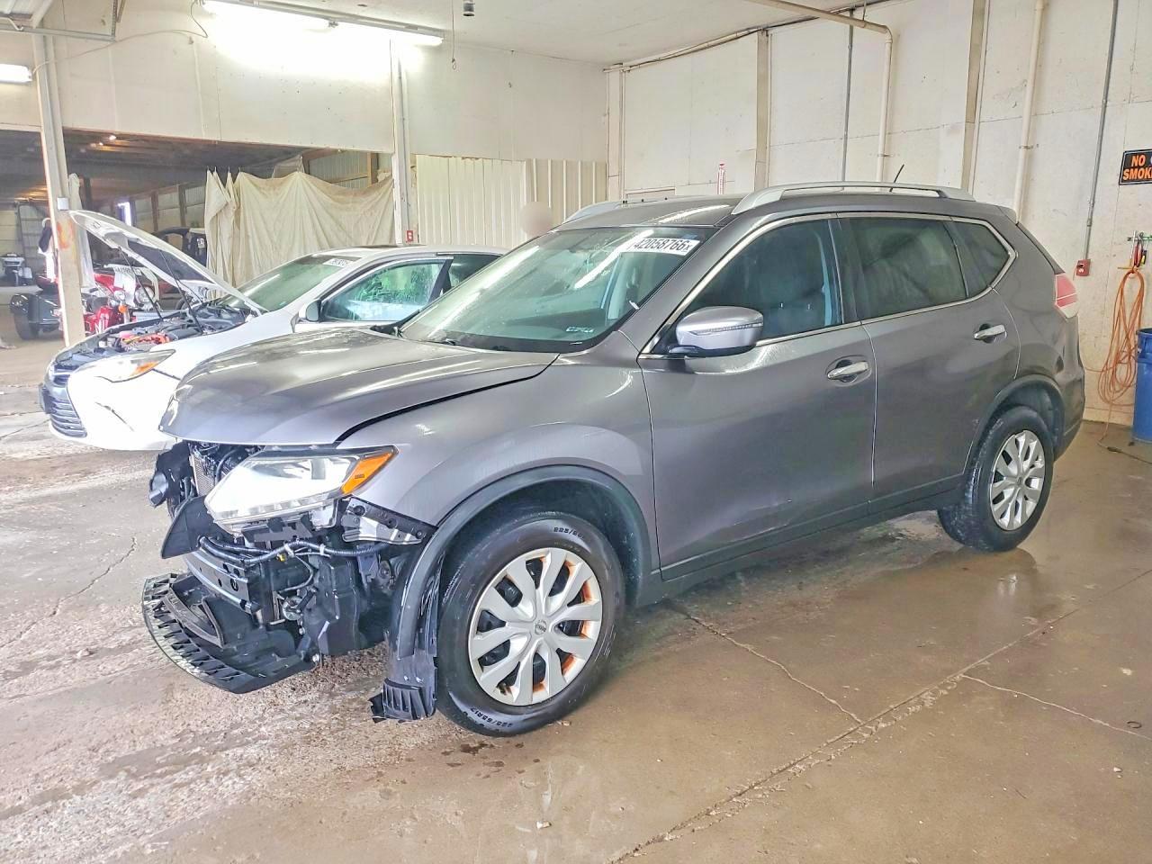 2016 Nissan Rogue S - zdjęcie główne