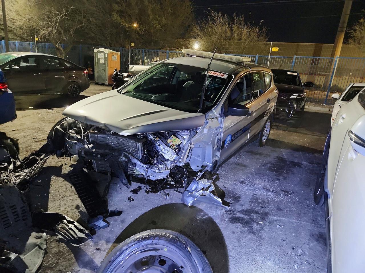 2018 Ford Escape S - zdjęcie główne