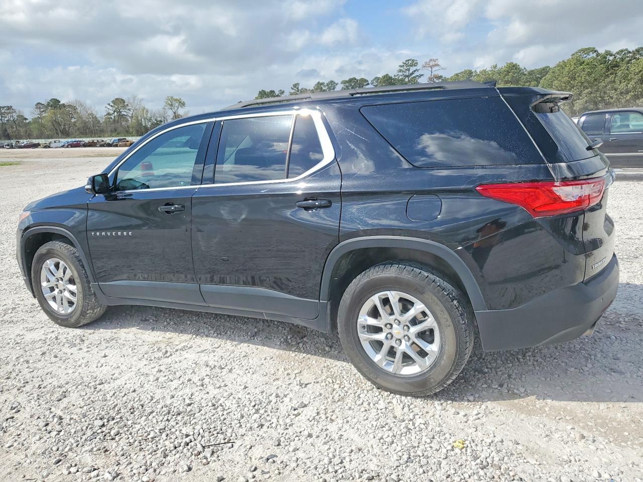 2019 Chevrolet Traverse Lt - zdjęcie 2