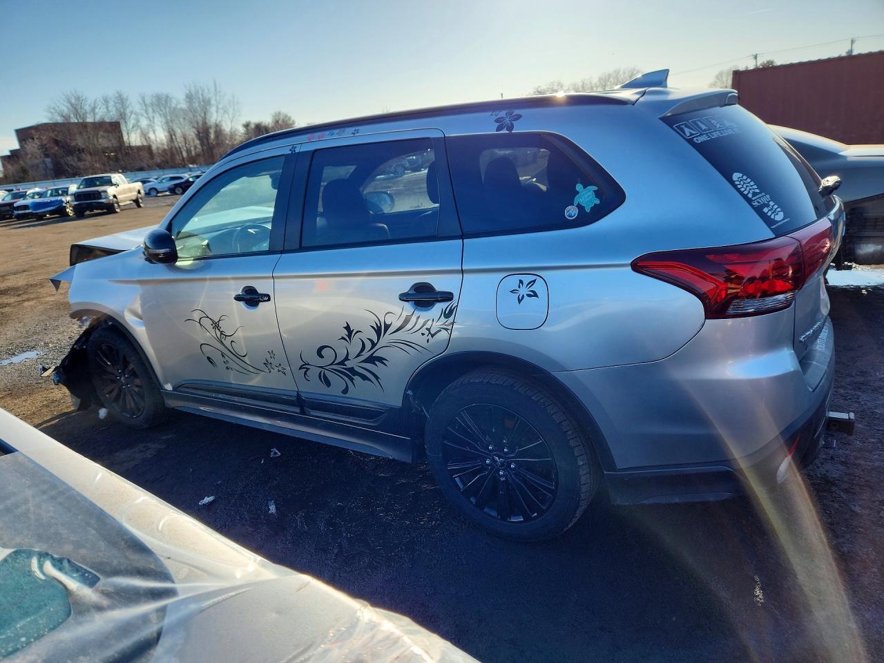 2020 Mitsubishi Outlander Se - zdjęcie 2