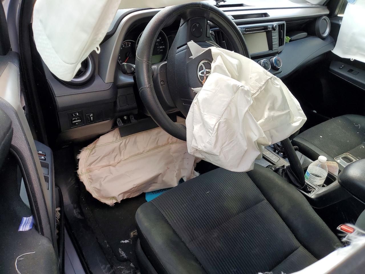 2016 Toyota Rav4 Le - zdjęcie 8