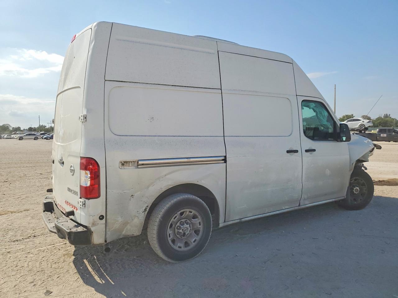 2018 Nissan Nv 2500 Hd Sv - zdjęcie 3