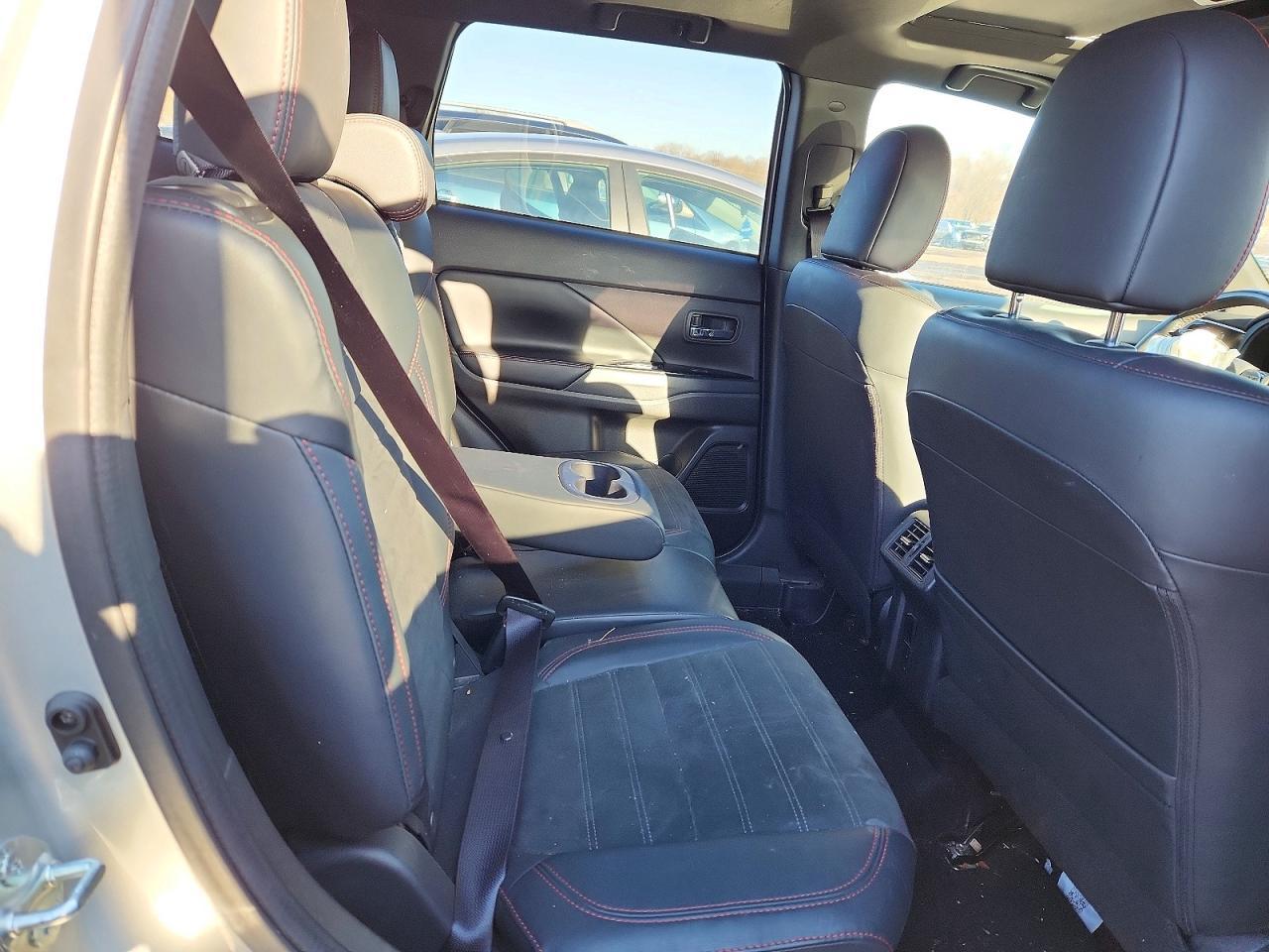 2020 Mitsubishi Outlander Se - zdjęcie 11