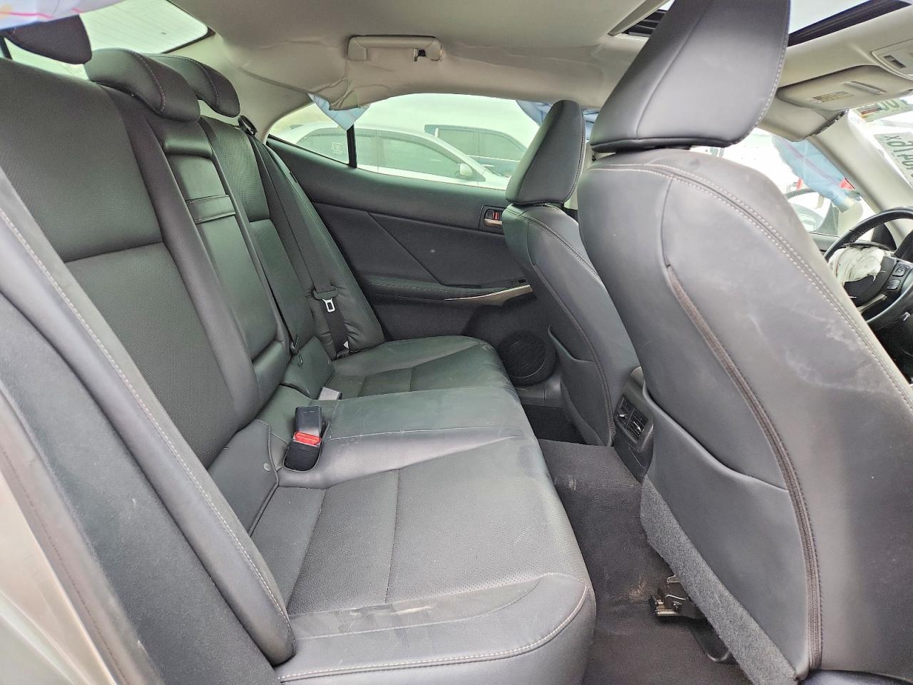 2017 Lexus Is 300 Base - zdjęcie 10