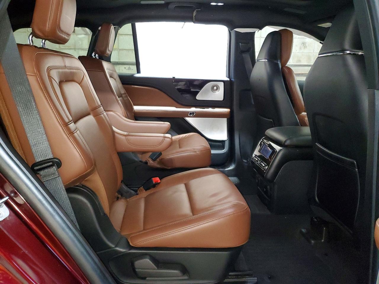 2022 Lincoln Aviator Reserve - zdjęcie 11