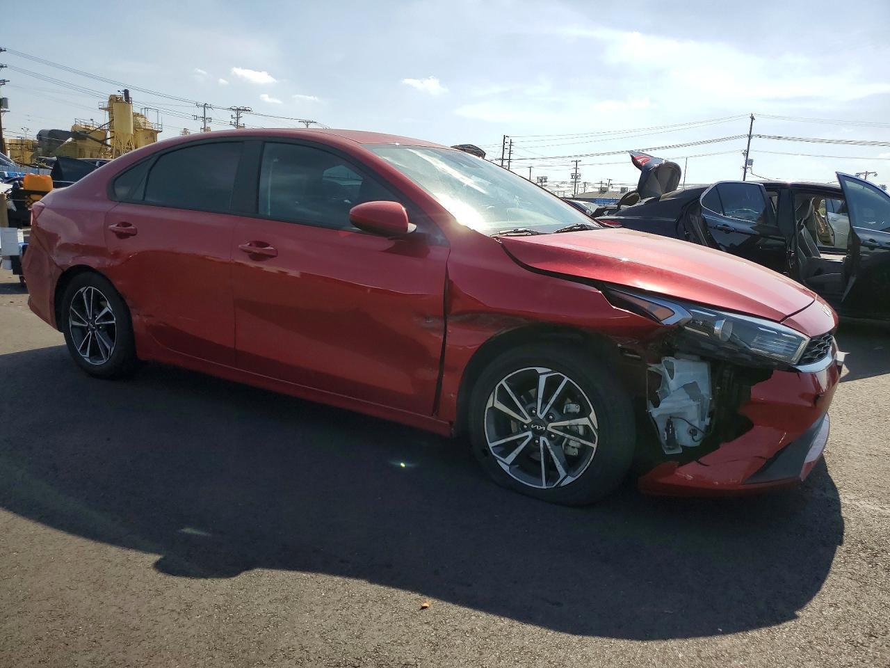 2023 Kia Forte Lxs - zdjęcie 4