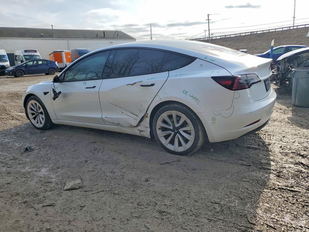 2022 Tesla Model 3 - zdjęcie 2