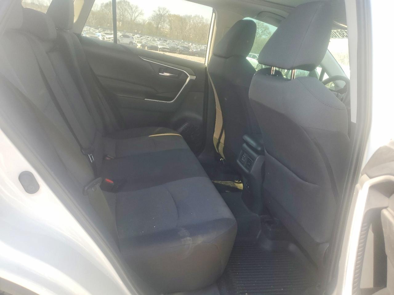 2019 Toyota Rav4 Xle - zdjęcie 11