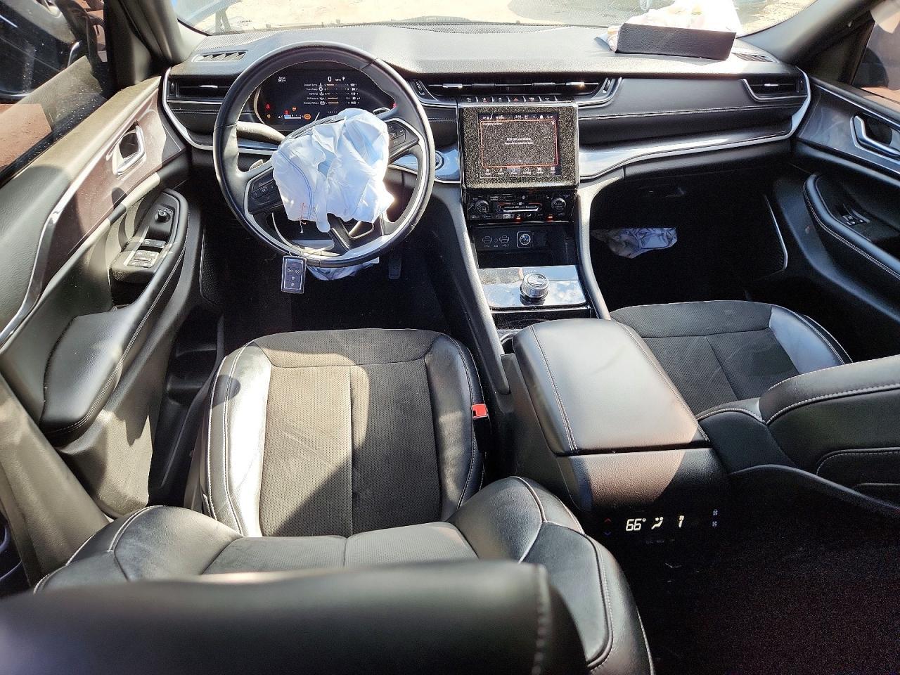 2022 Jeep Grand Cherokee L Laredo - zdjęcie 8