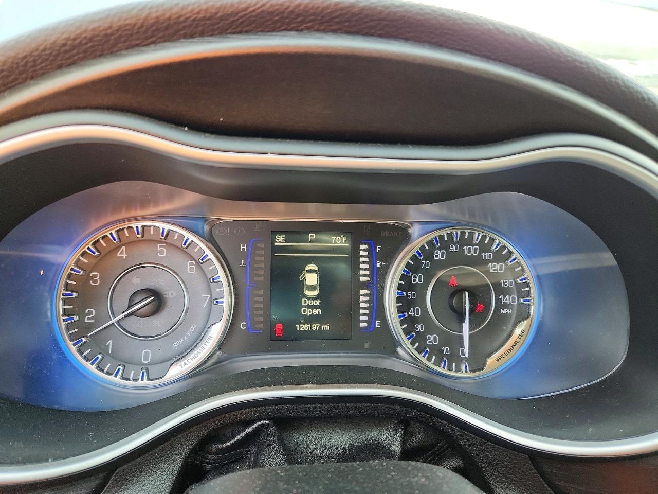2015 Chrysler 200 Limited - zdjęcie 9