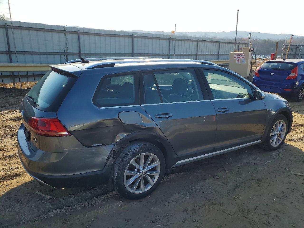 2017 Volkswagen Golf Alltrack S - zdjęcie 3