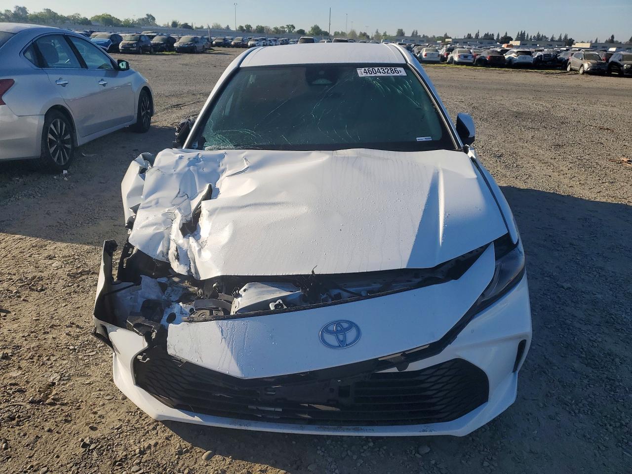 2025 Toyota Camry Le - zdjęcie 5