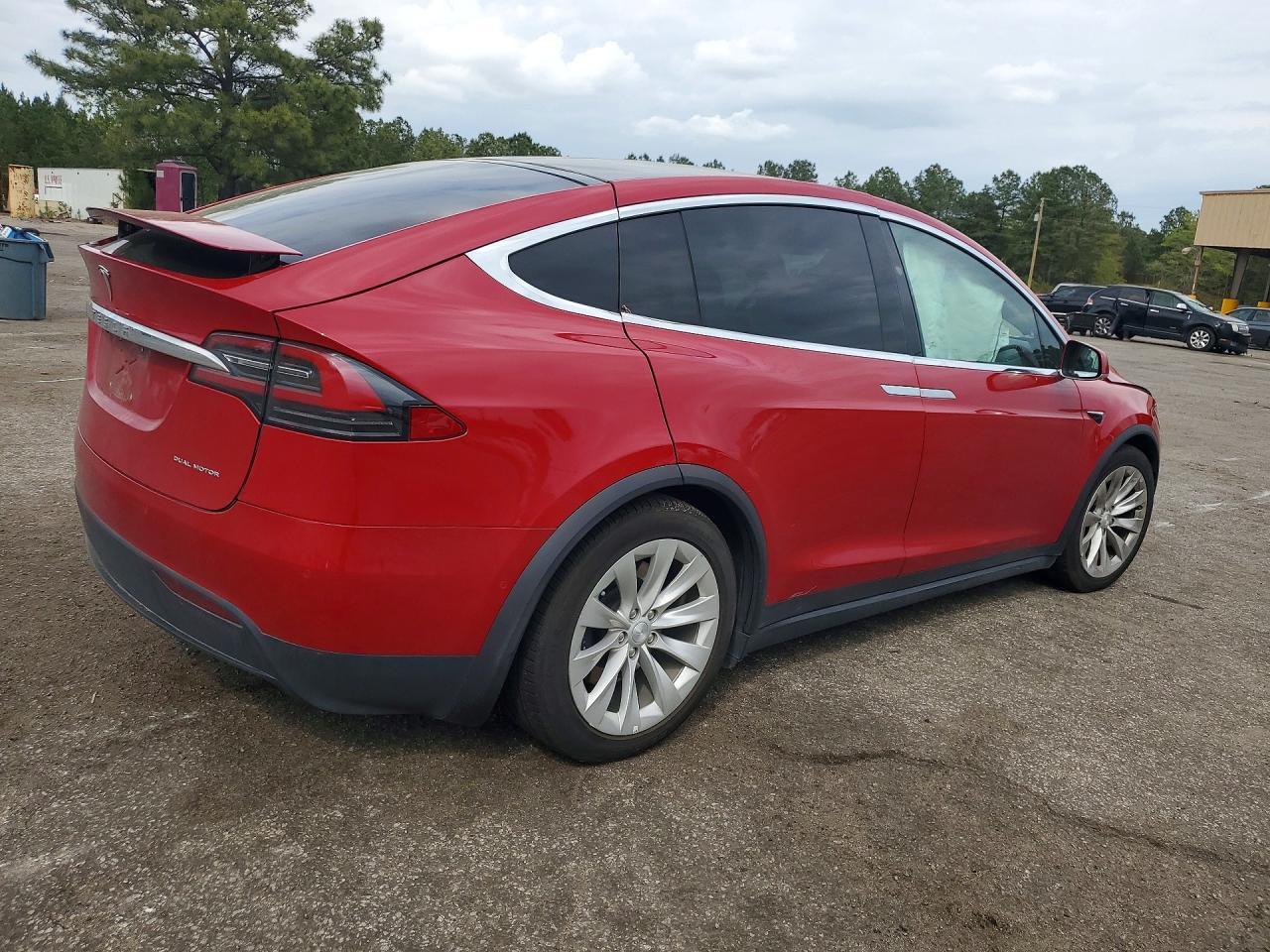2021 Tesla Model X - zdjęcie 3