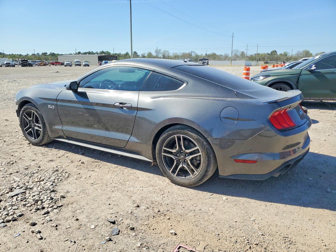 2019 Ford Mustang Gt - zdjęcie 2