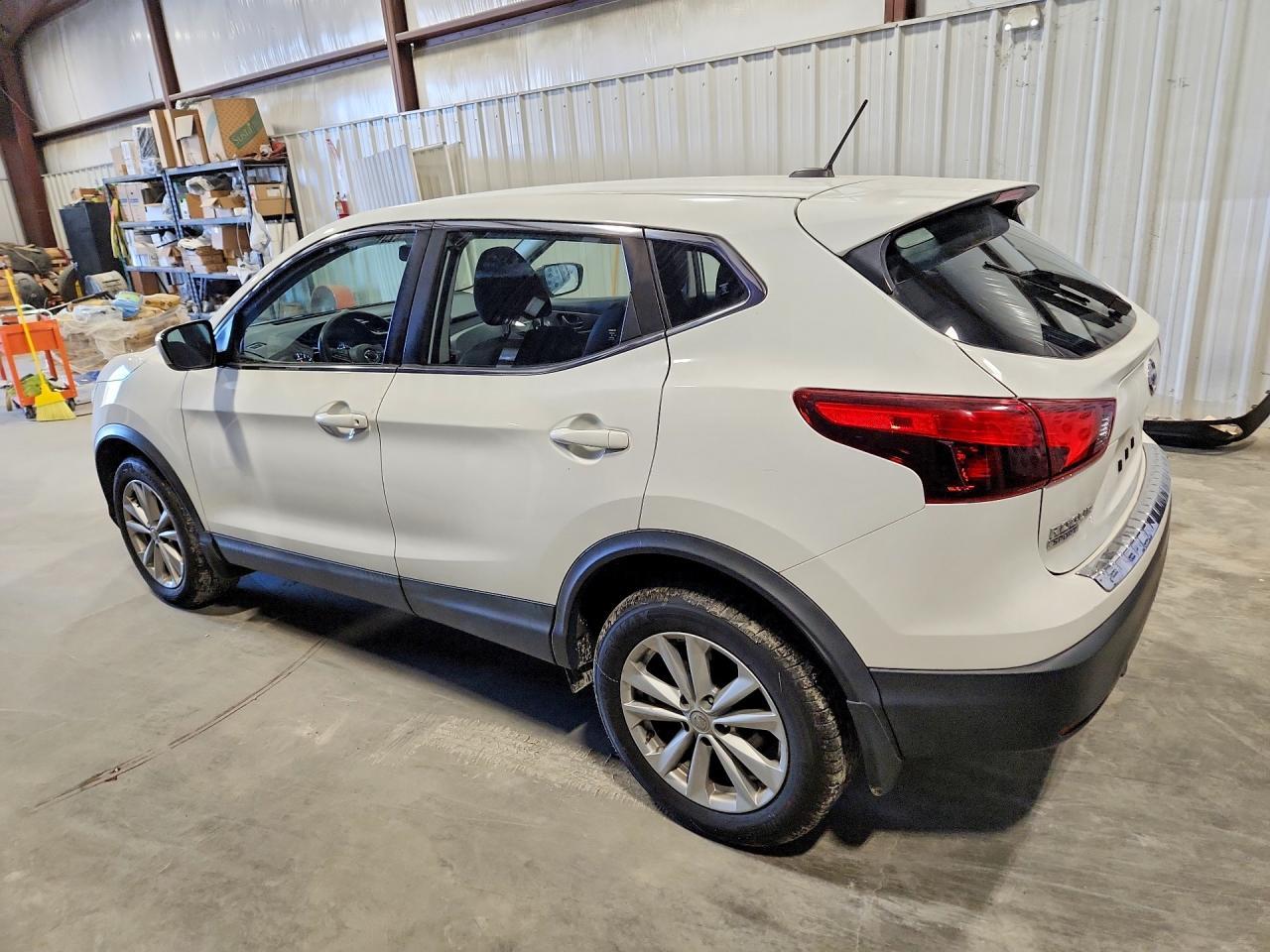 2018 Nissan Rogue Sport S - zdjęcie 2