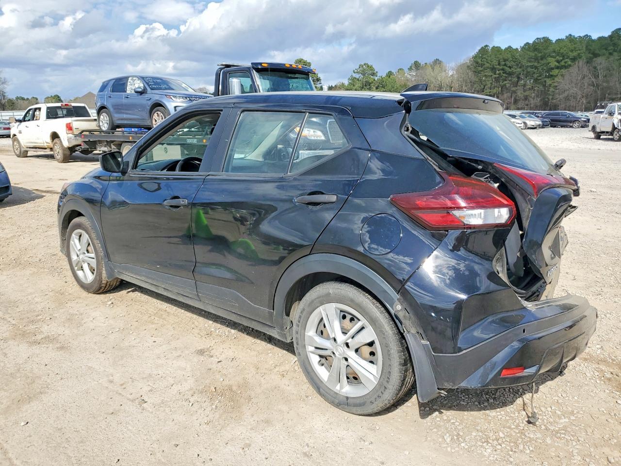 2021 Nissan Kicks S - zdjęcie 2
