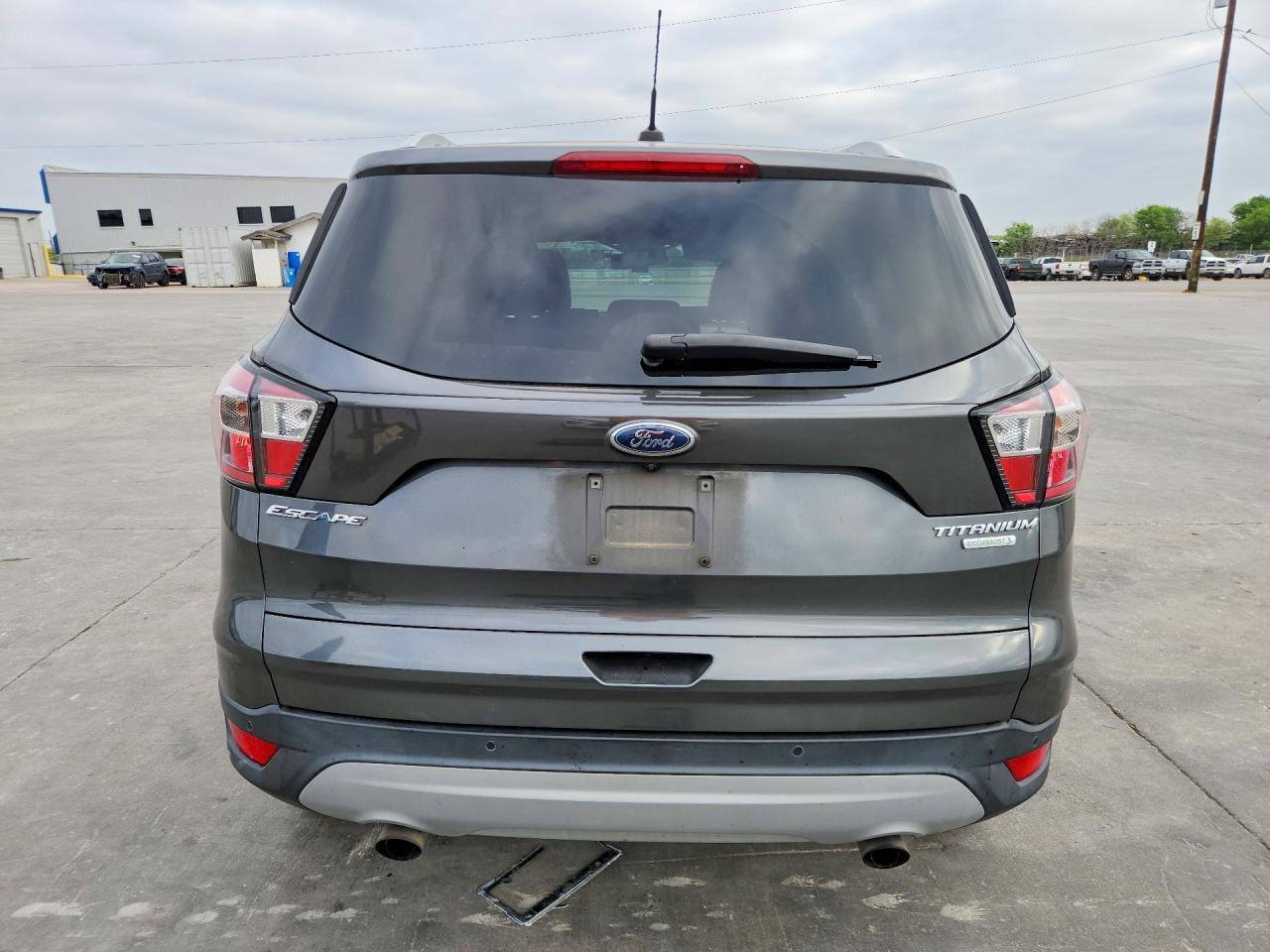 2017 Ford Escape Titanium - zdjęcie 6