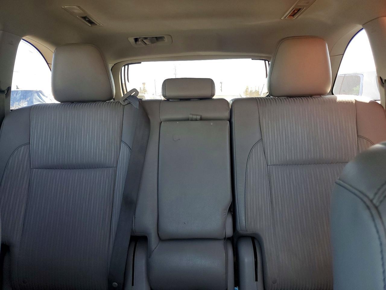 2016 Toyota Highlander Le Plus - zdjęcie 10