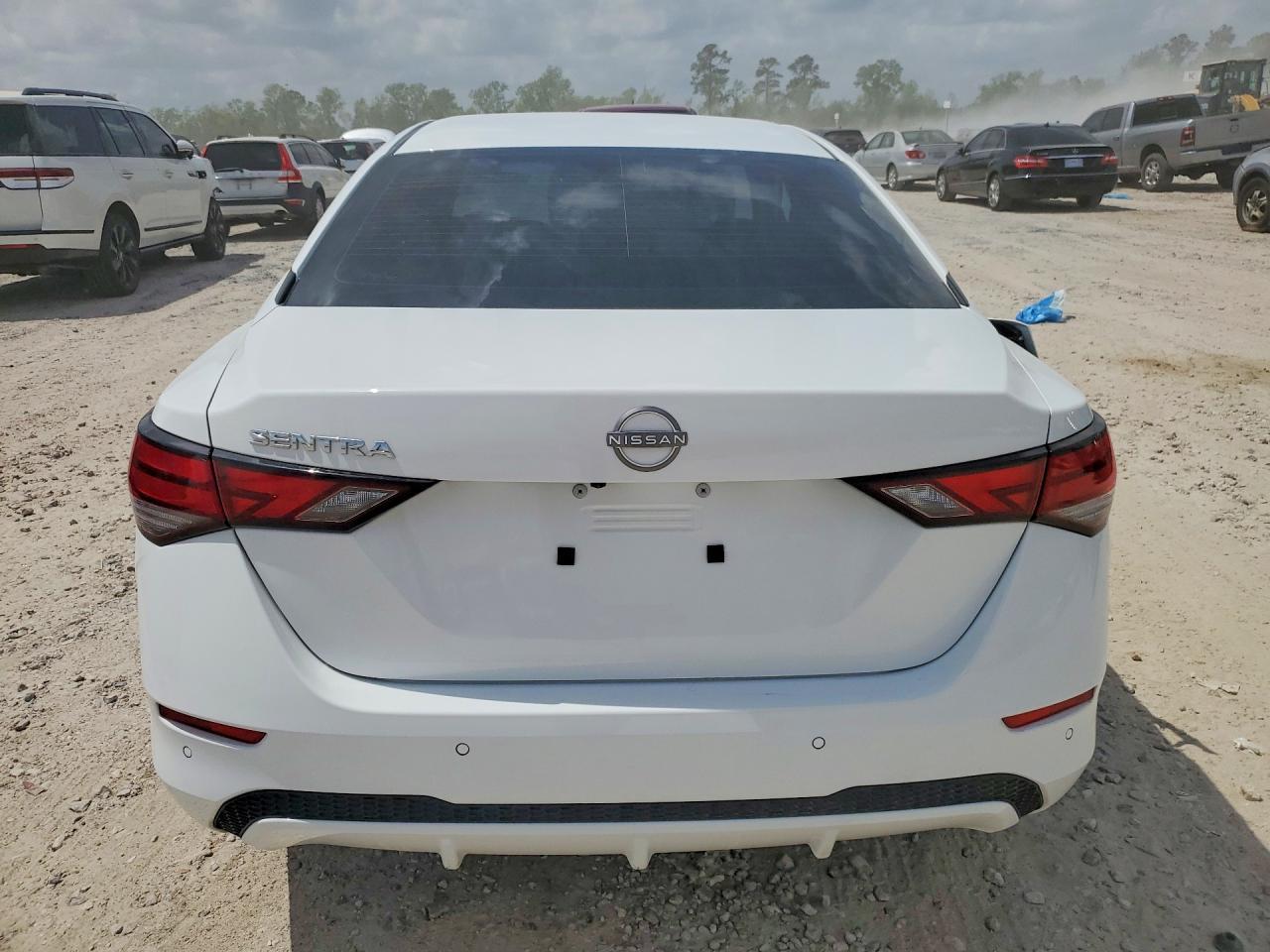 2025 Nissan Sentra - zdjęcie 6