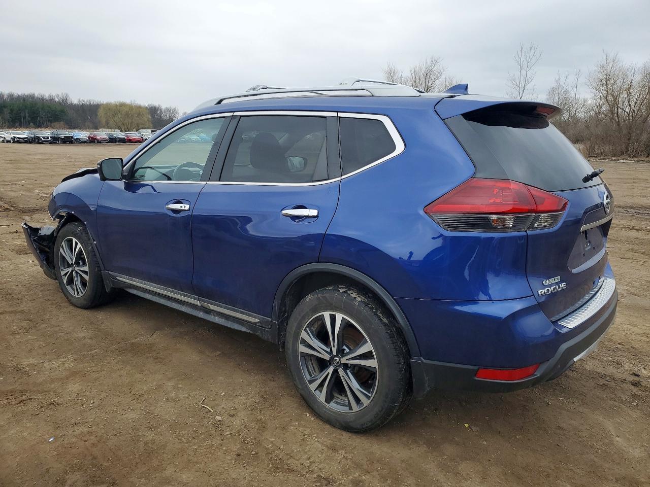 2018 Nissan Rogue S - zdjęcie 2