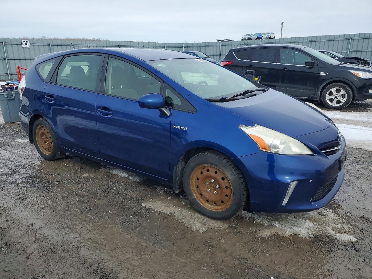 2014 Toyota Prius V Two - zdjęcie 4