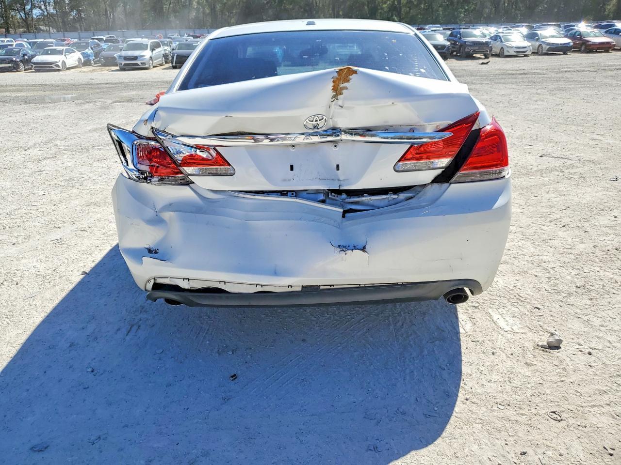 2025 Toyota Avalon Limited - zdjęcie 6