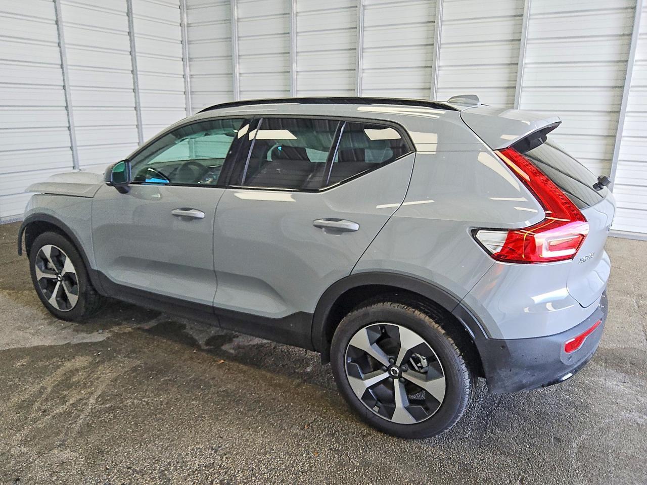 2026 Volvo Xc40 Plus - zdjęcie 2