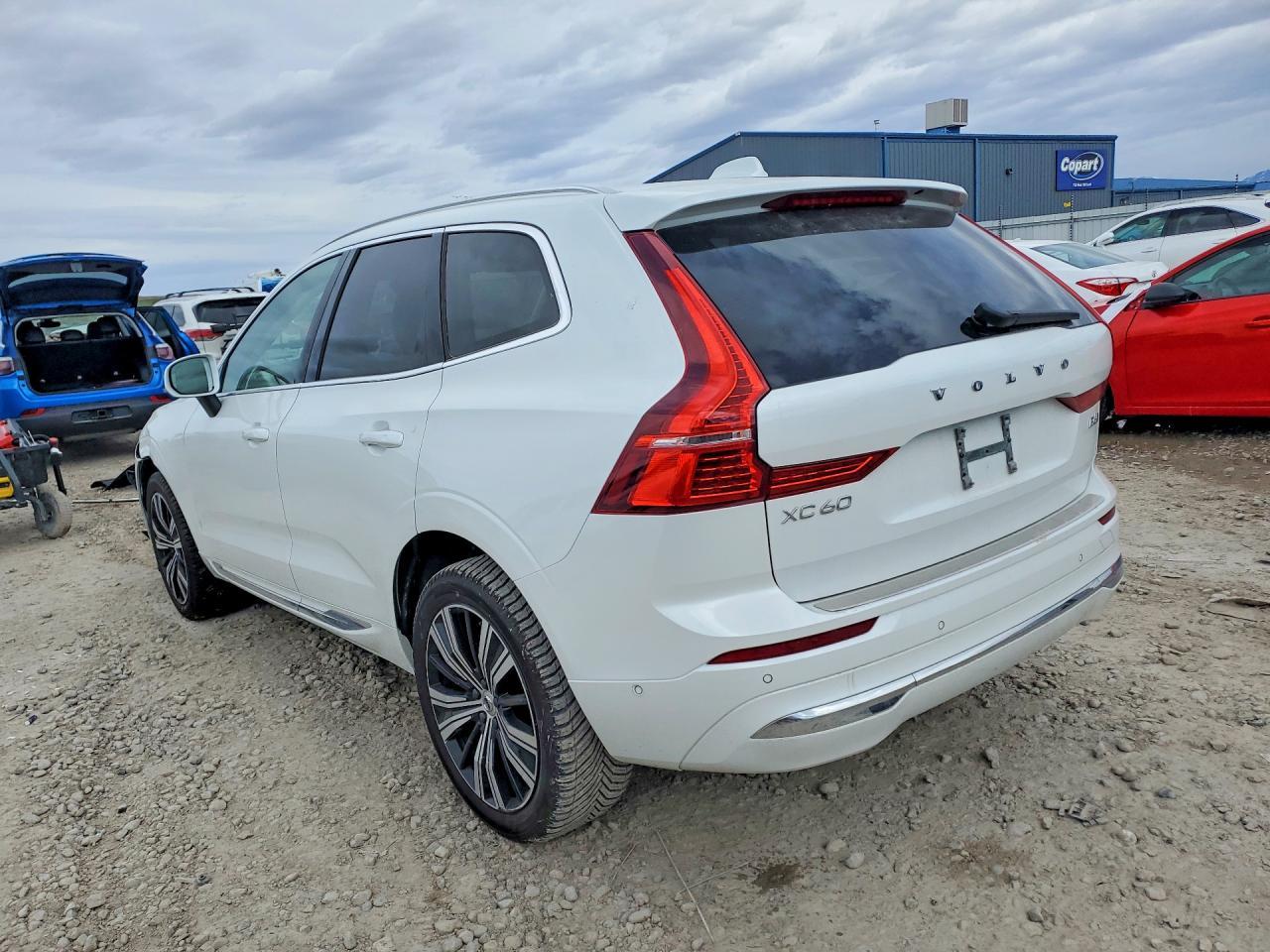 2022 Volvo Xc60 B6 Inscription - zdjęcie 2