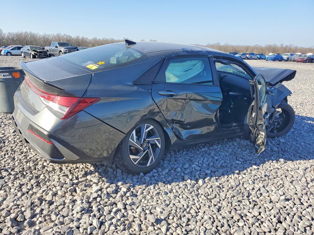 2025 Hyundai Elantra Sel Sport - zdjęcie 3