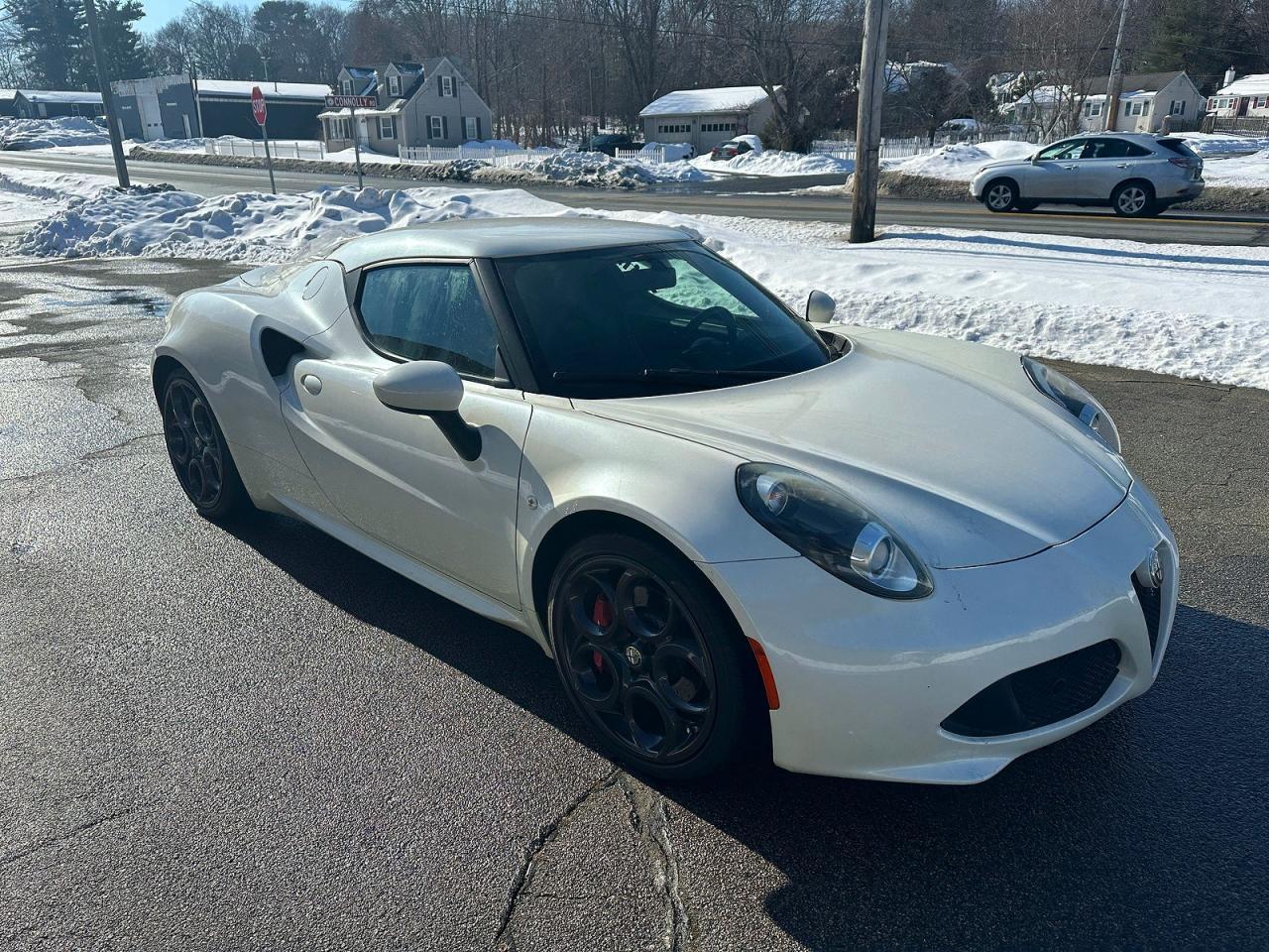 2016 Alfa Romeo 4C - zdjęcie główne