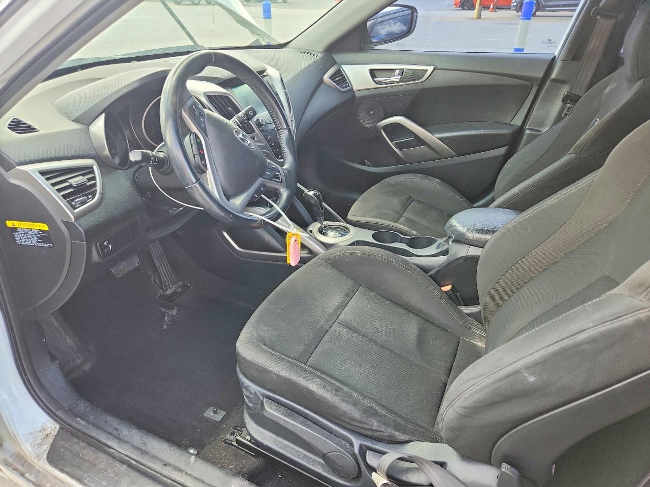 2017 Hyundai Veloster Base - zdjęcie 7