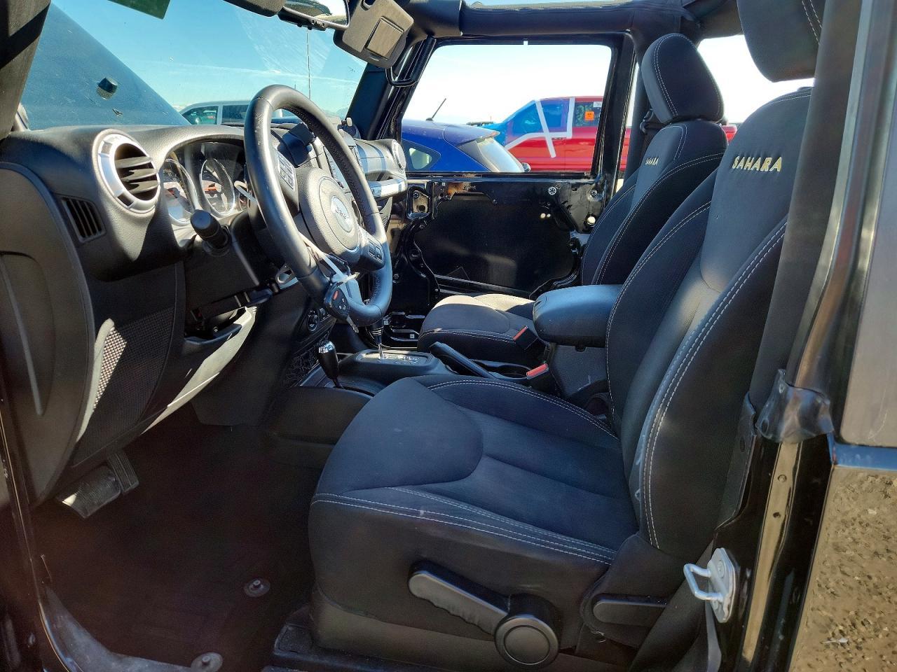 2014 Jeep Wrangler Sahara - zdjęcie 7