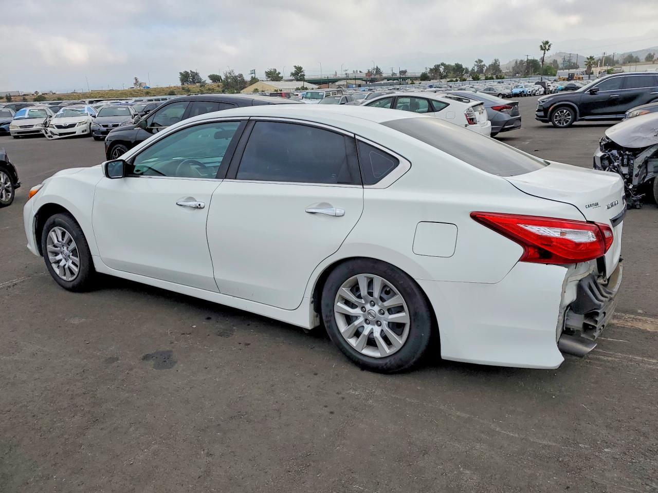 2017 Nissan Altima 2.5 S - zdjęcie 2