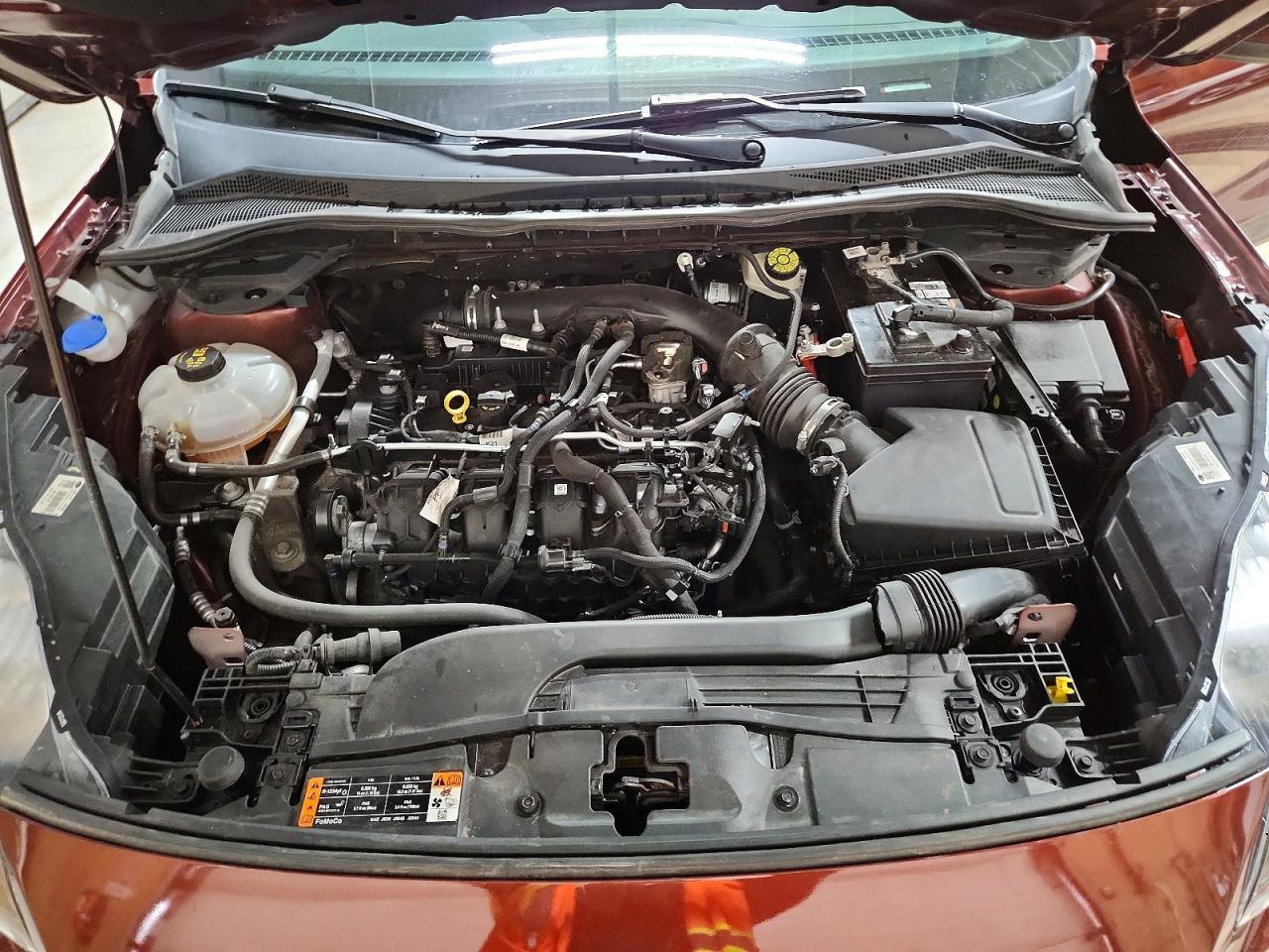 2021 Ford Escape Titanium - zdjęcie 12