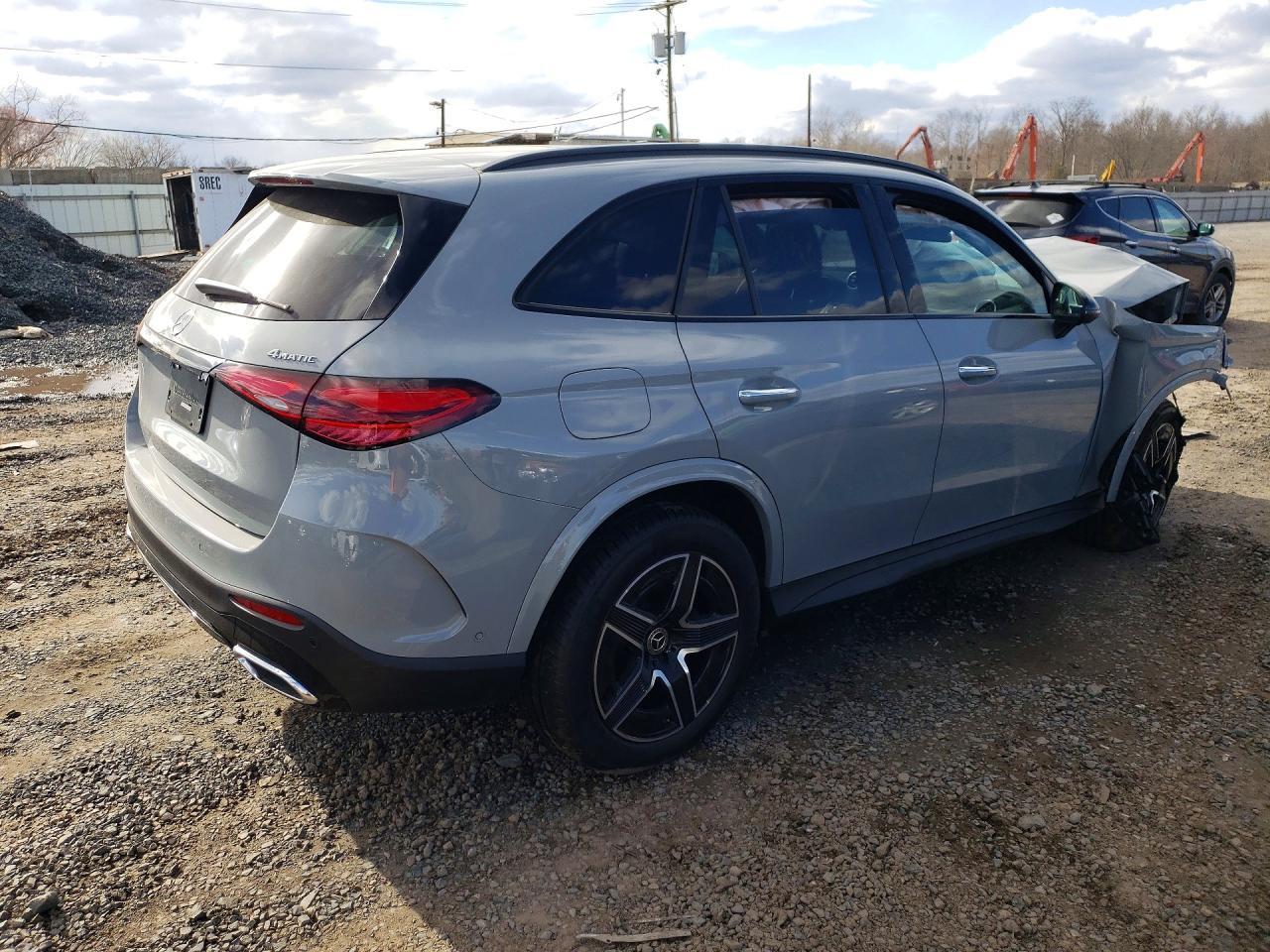 2025 Mercedes-Benz Glc 300 4Matic - zdjęcie 3