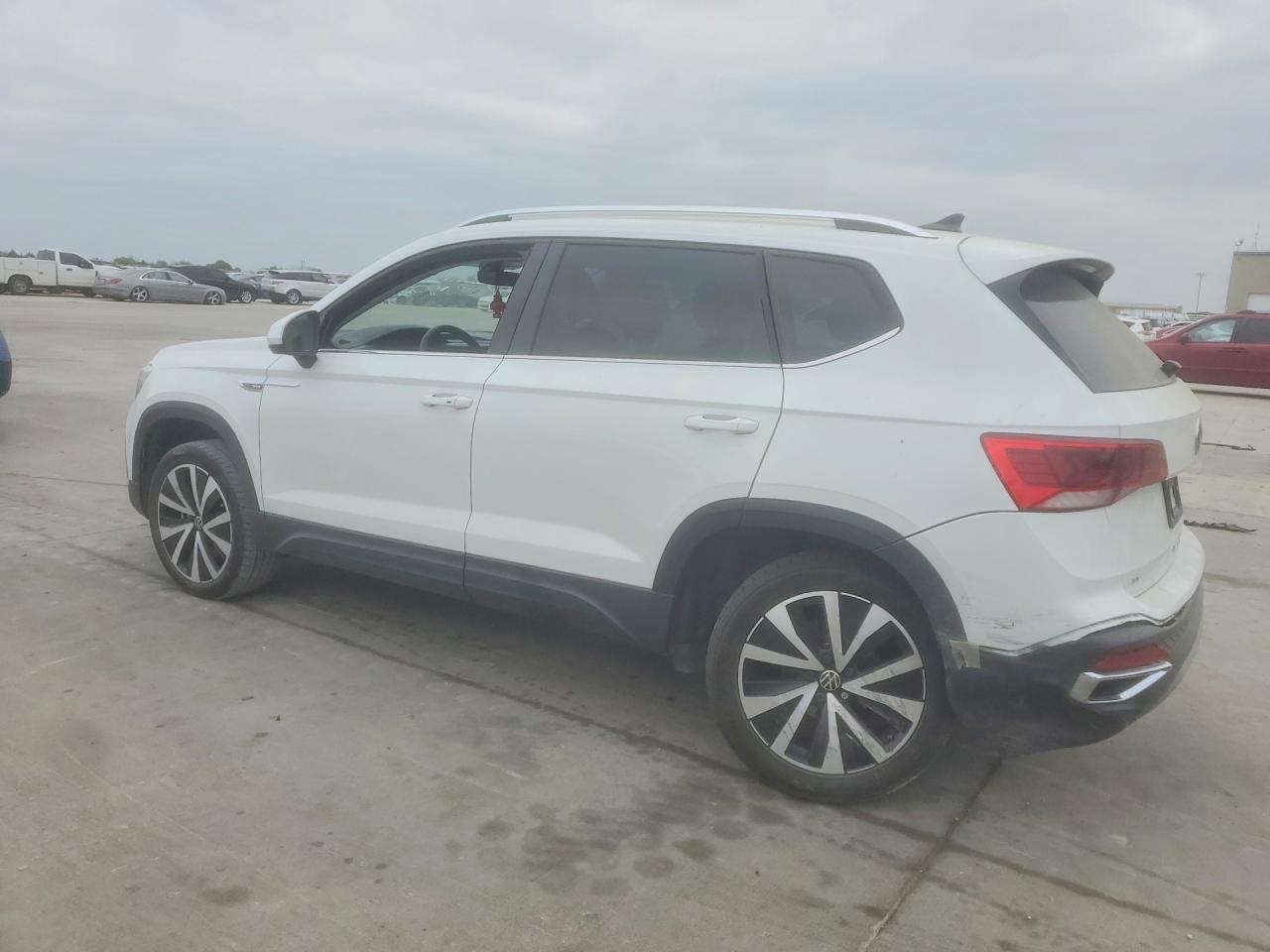 2024 Volkswagen Taos Se - zdjęcie 2