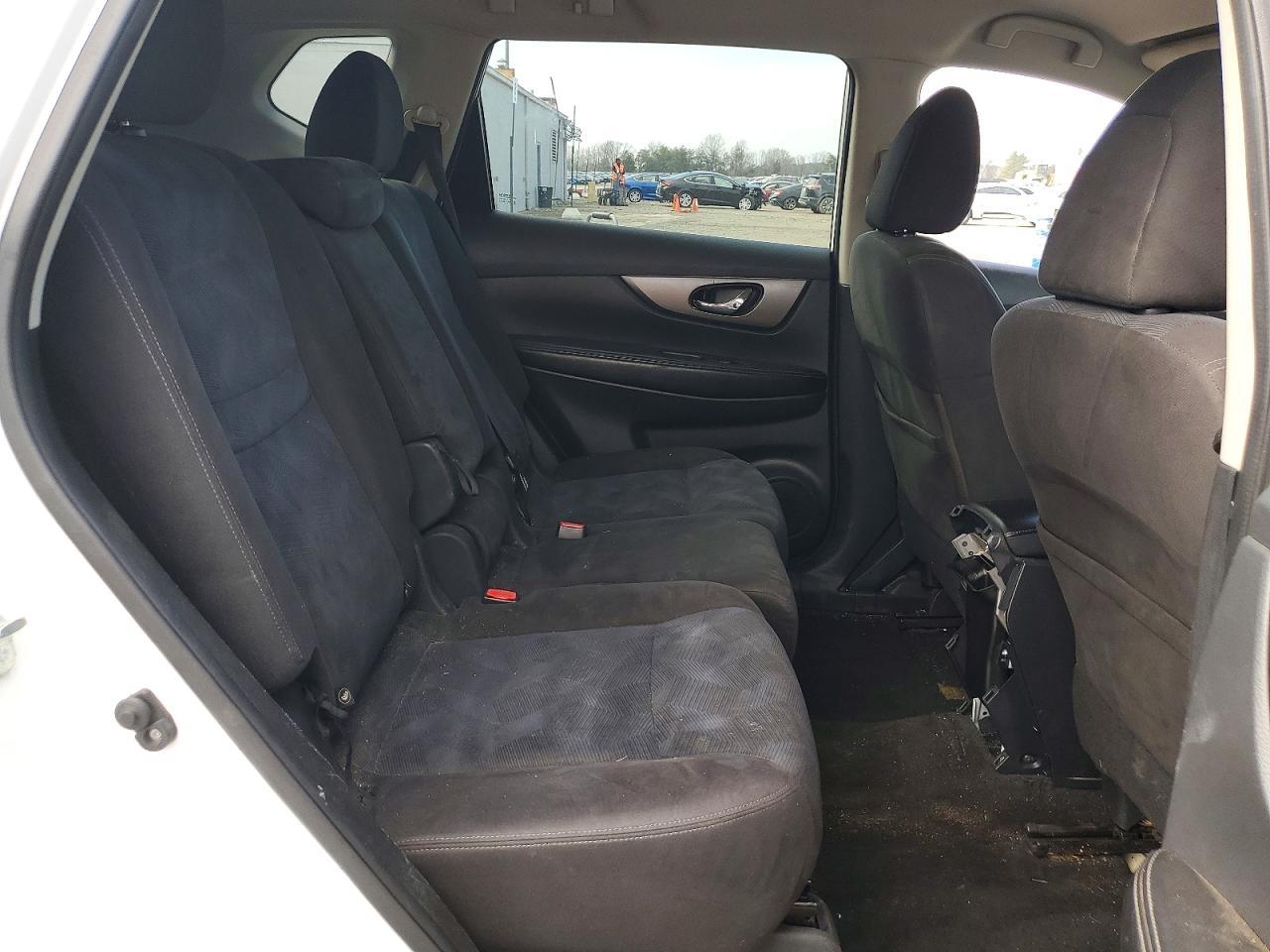 2015 Nissan Rogue S - zdjęcie 11