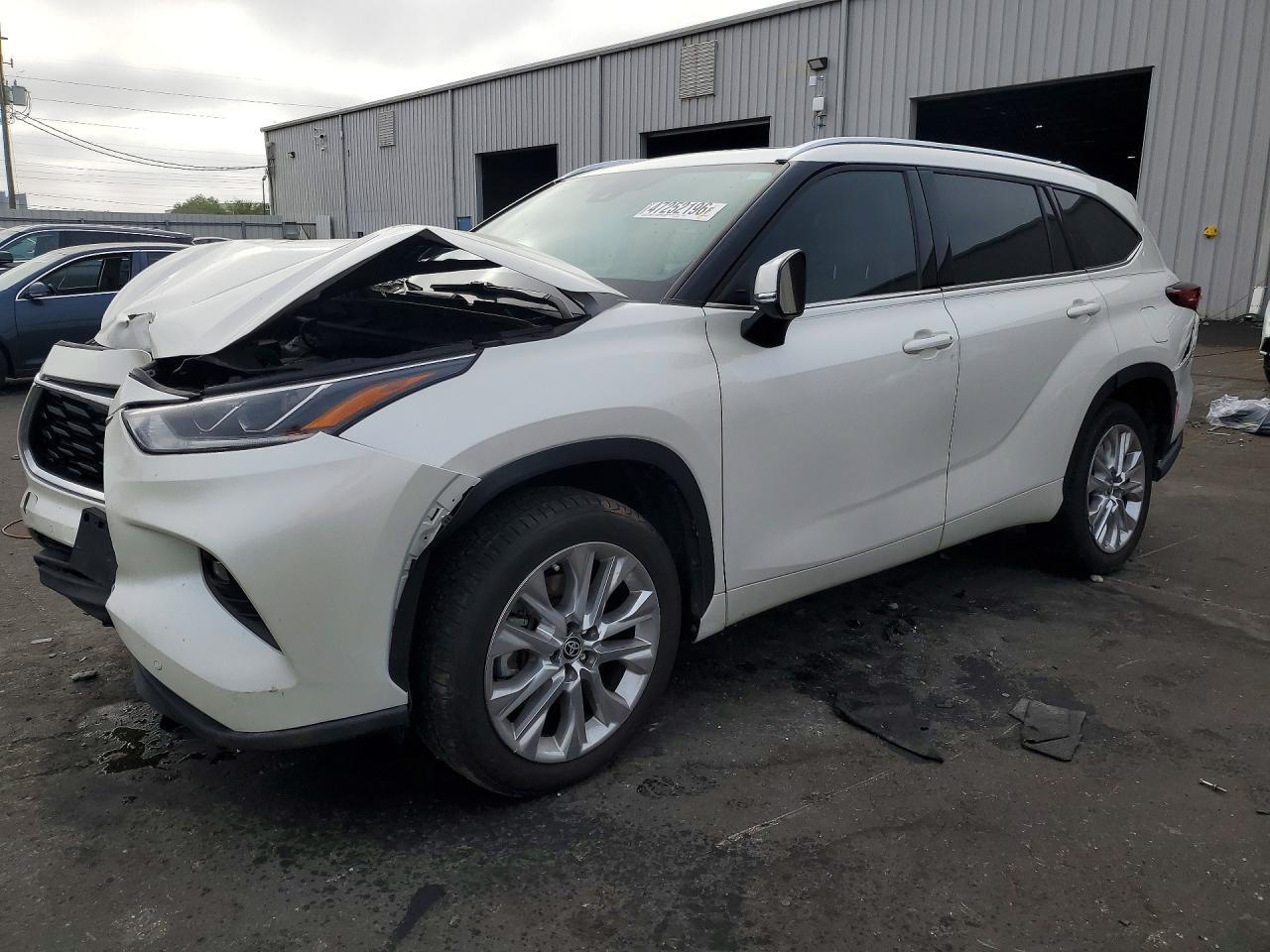 2021 Toyota Highlander Limited - zdjęcie główne