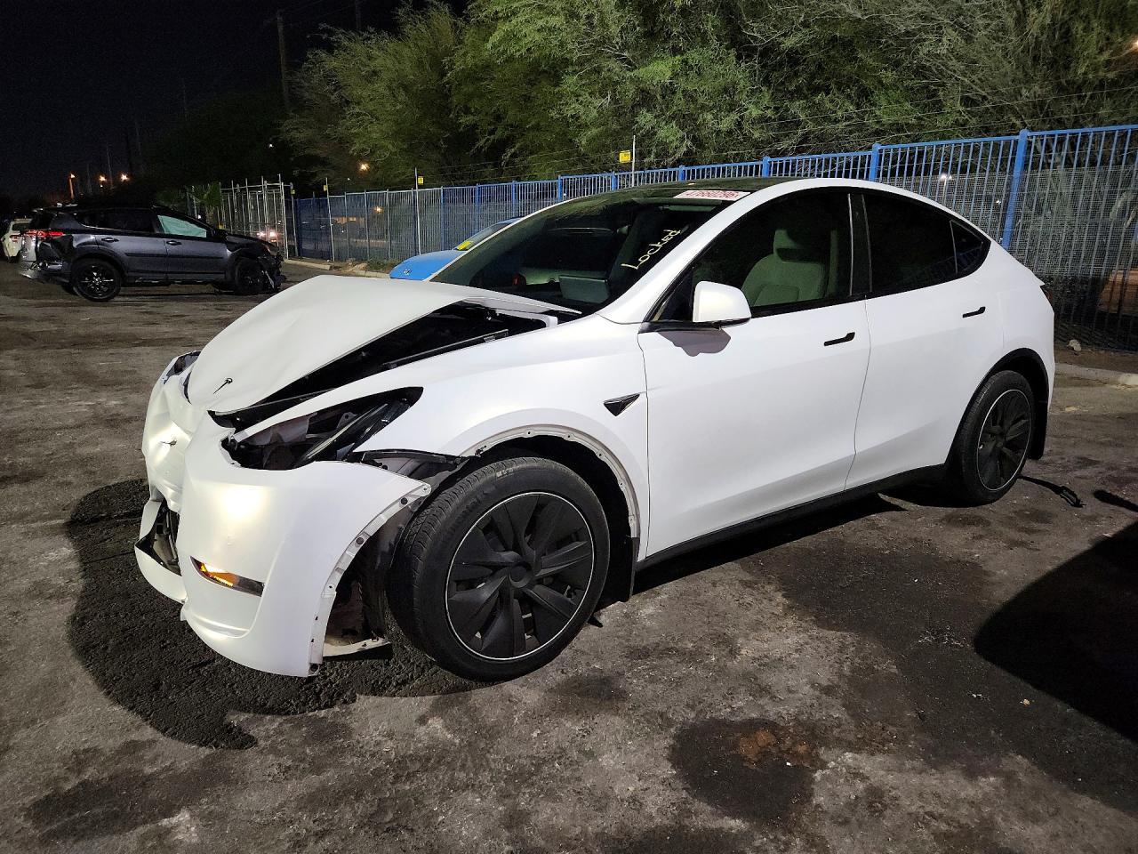 2022 Tesla Model Y - zdjęcie główne